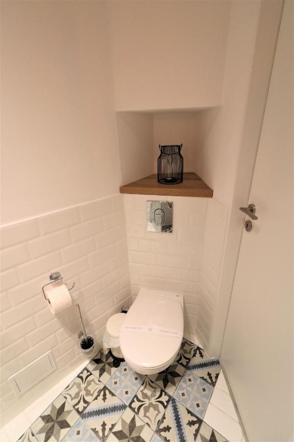 Charming City Center Apartment - Free Minibar Bucarest Exterior foto