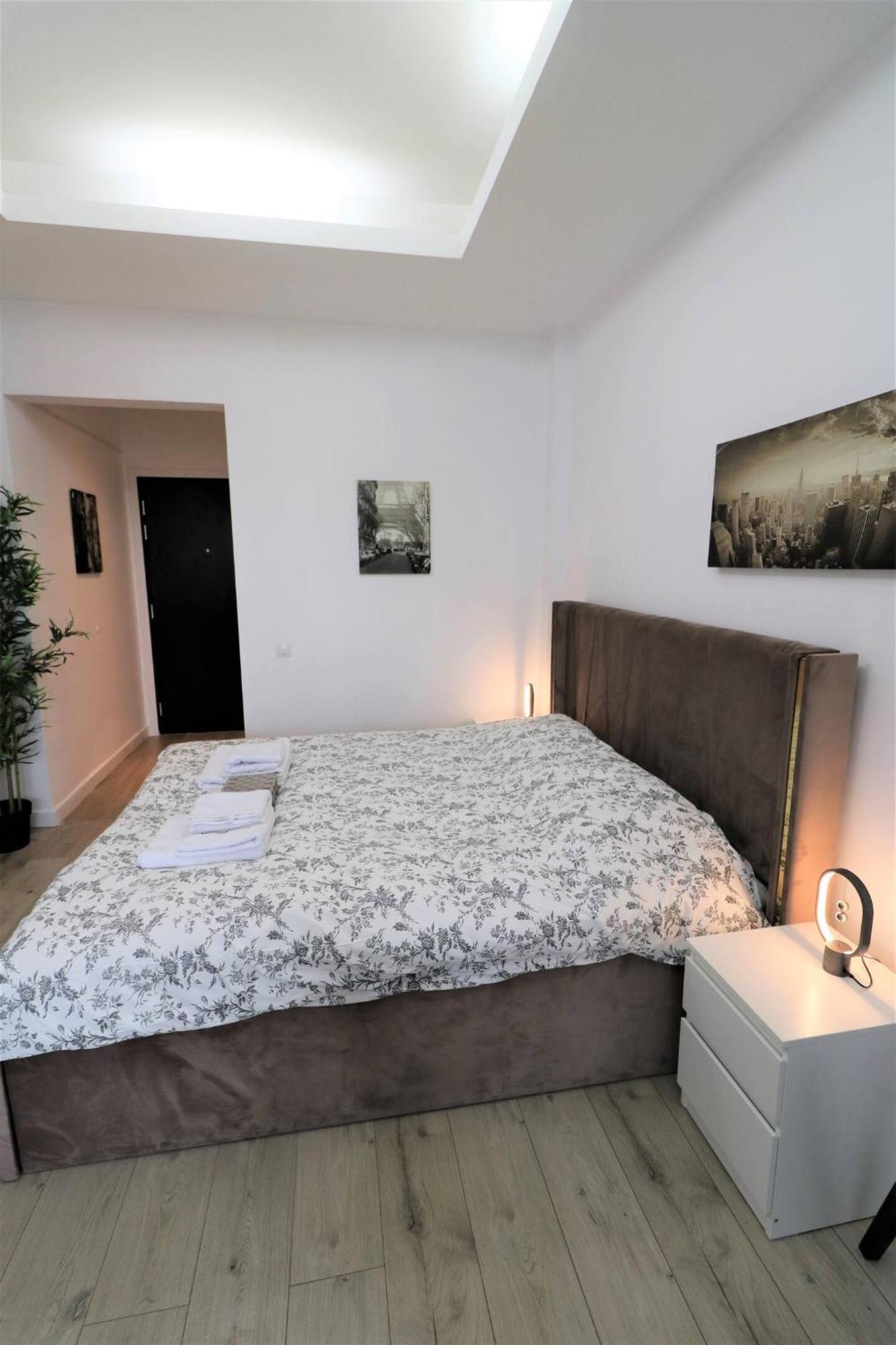 Charming City Center Apartment - Free Minibar Bucarest Exterior foto